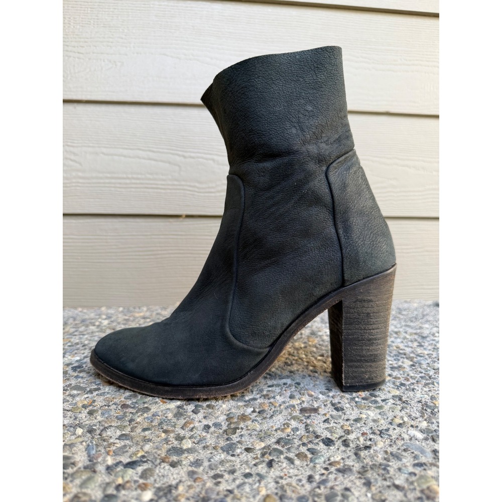 Black Pebbled Leather Ankle Boots Stacked Block Heel Round Toe Side Zip Size 9.5 - Picture 3 of 9